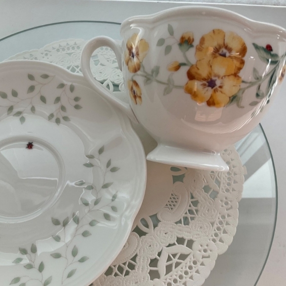 Lenox Butterfly Meadow 🦋 Tea Cup and Saucer - NWT - Picture 5 of 14